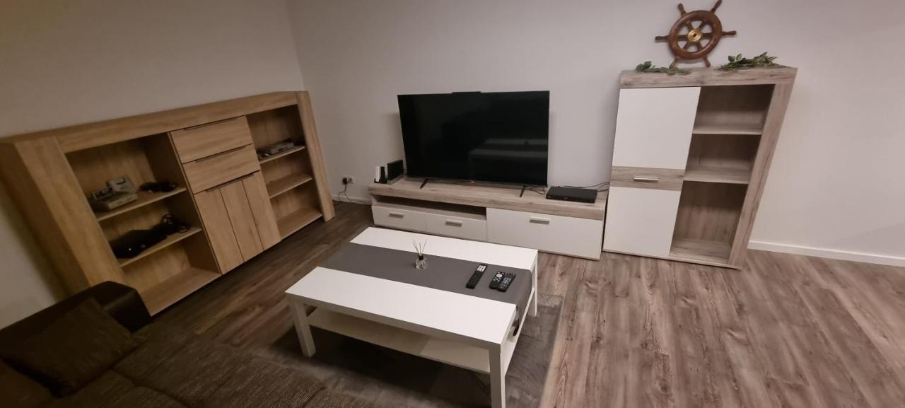 3 Zimmer Ferienwohnung In Jever Eksteriør billede